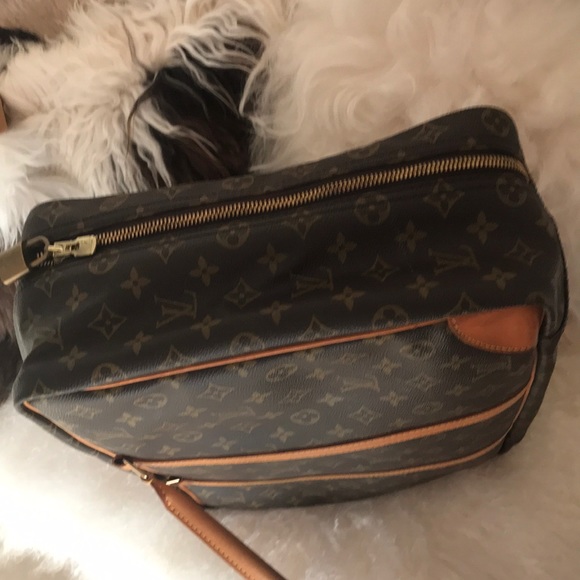 LOUIS VUITTON LUGGAGE - Picture 6 of 7